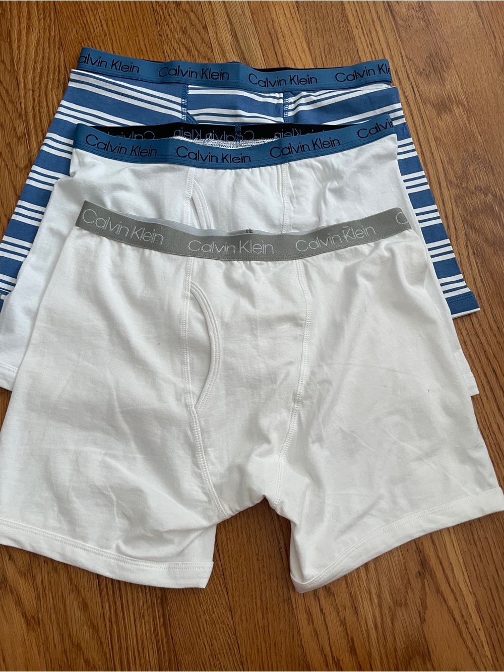 Calvin Klein boys 3-Pack Boxer Briefs - White & Navy XL